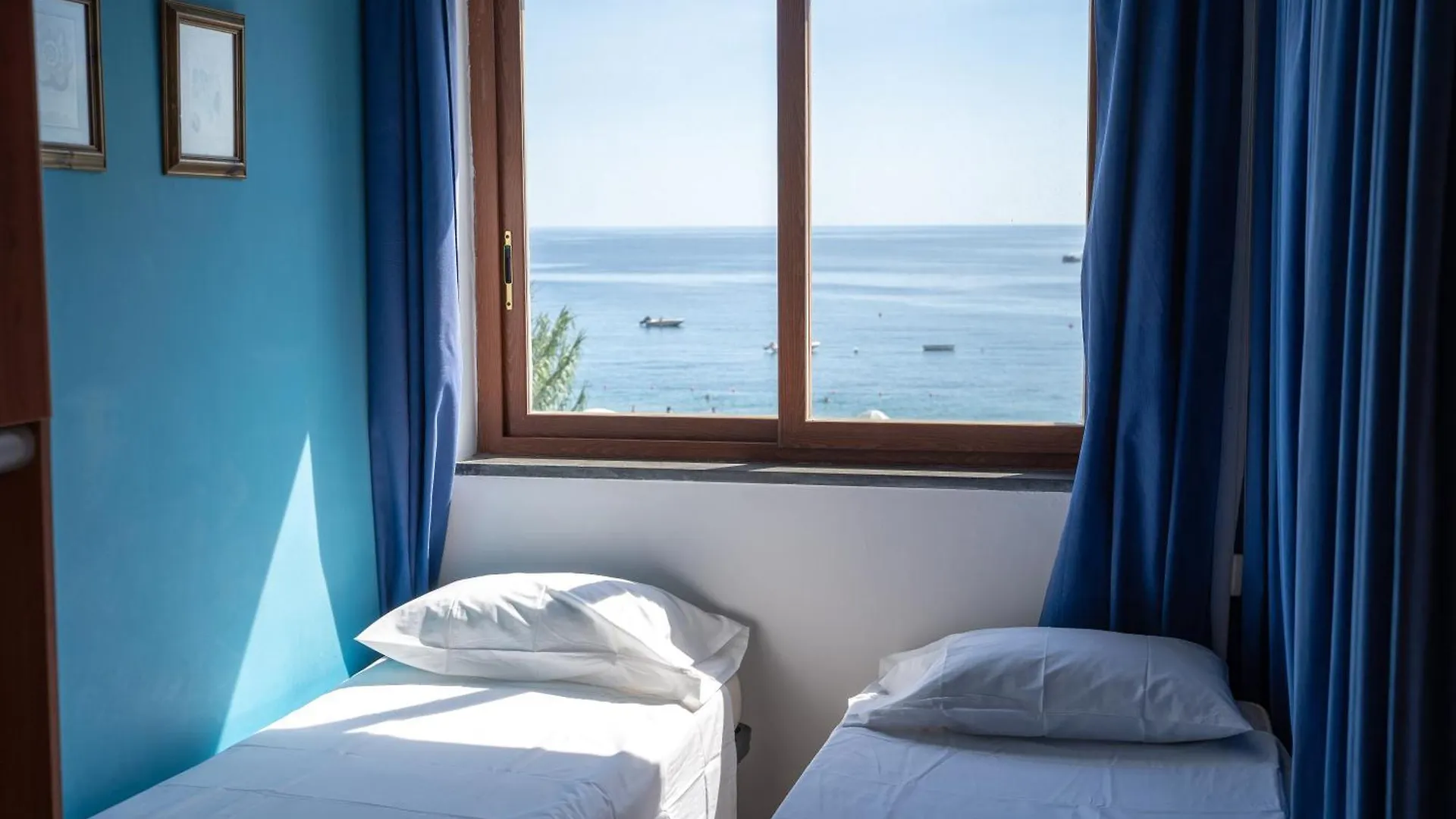 Taormina Beach Front - Mazzeo 0*,  Italy
